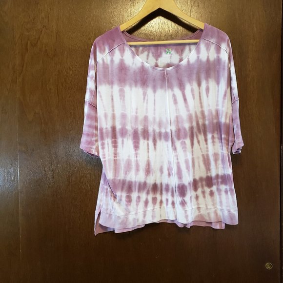 GreenTea Tie Dye Top - Picture 1 of 8